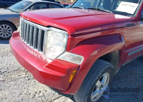 2009 Jeep Liberty Sport z USA, uszkodzony, nr VIN 1J8GP28K39W511619